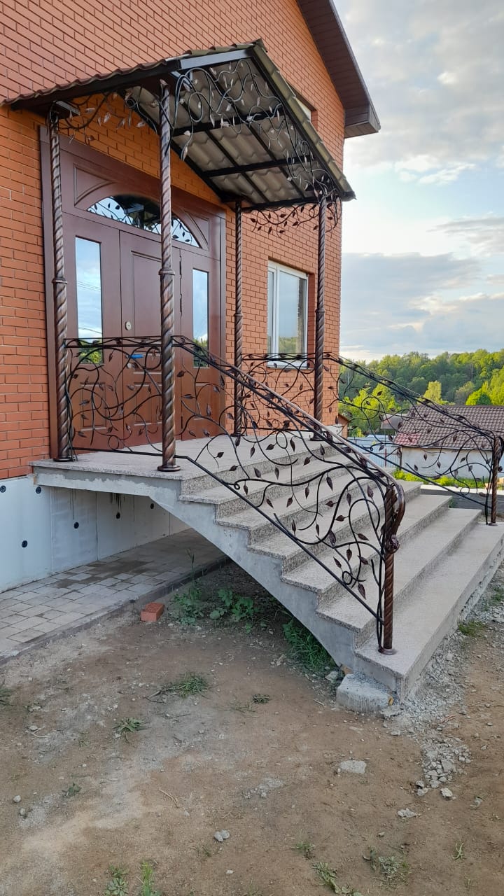 Крыльцо с комбинированными материалами